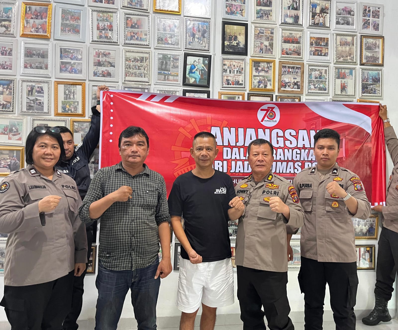 Anjangsana HUT ke-73 Humas Polri: Bidhumas Polda Sumut Jenguk Chairum Lubis 