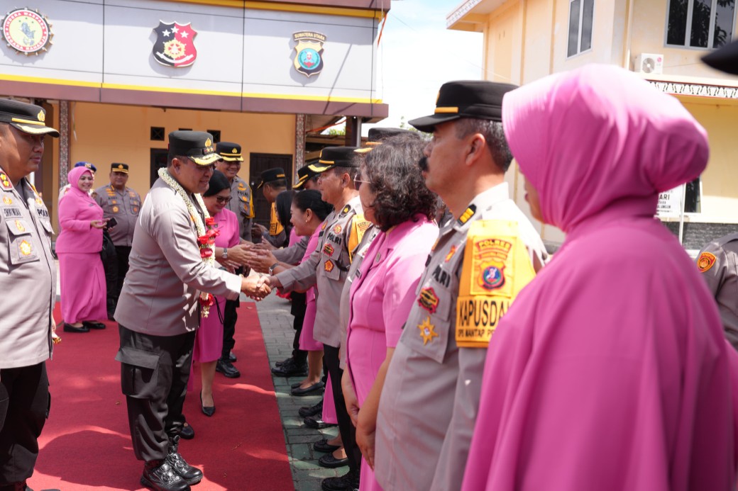 Kapolda Sumut Tekankan Transparansi dan Profesionalisme dalam Kunjungan ke Polres Simalungun
