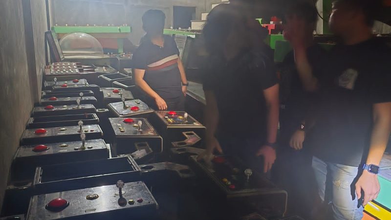 Polda Sumut Police Line Lokasi Judi di Belawan dan Temukan Gudang Penyimpanan Mesin Judi di Binjai