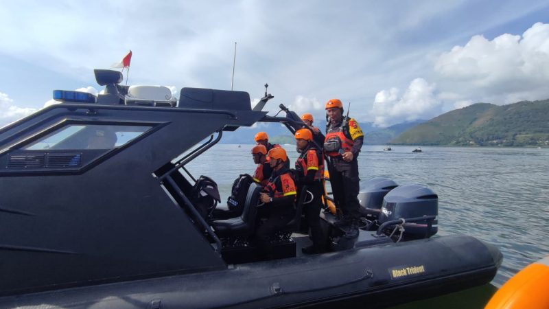 Kapal Manuver Tinggi Polda Sumut Diluncurkan Kawal Event Aquabike Jetski Danau Toba