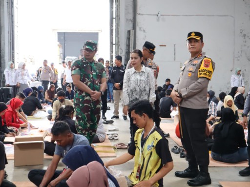 Ketua KPU Medan Tinjau Penyortiran dan Pelipatan Kertas Surat Suara Pilkada