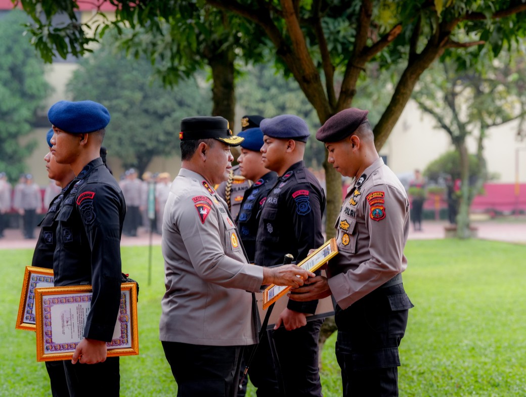 Penghargaan Kapolda Sumut untuk Personel Polri yang Tunjukkan Dedikasi Luar Biasa