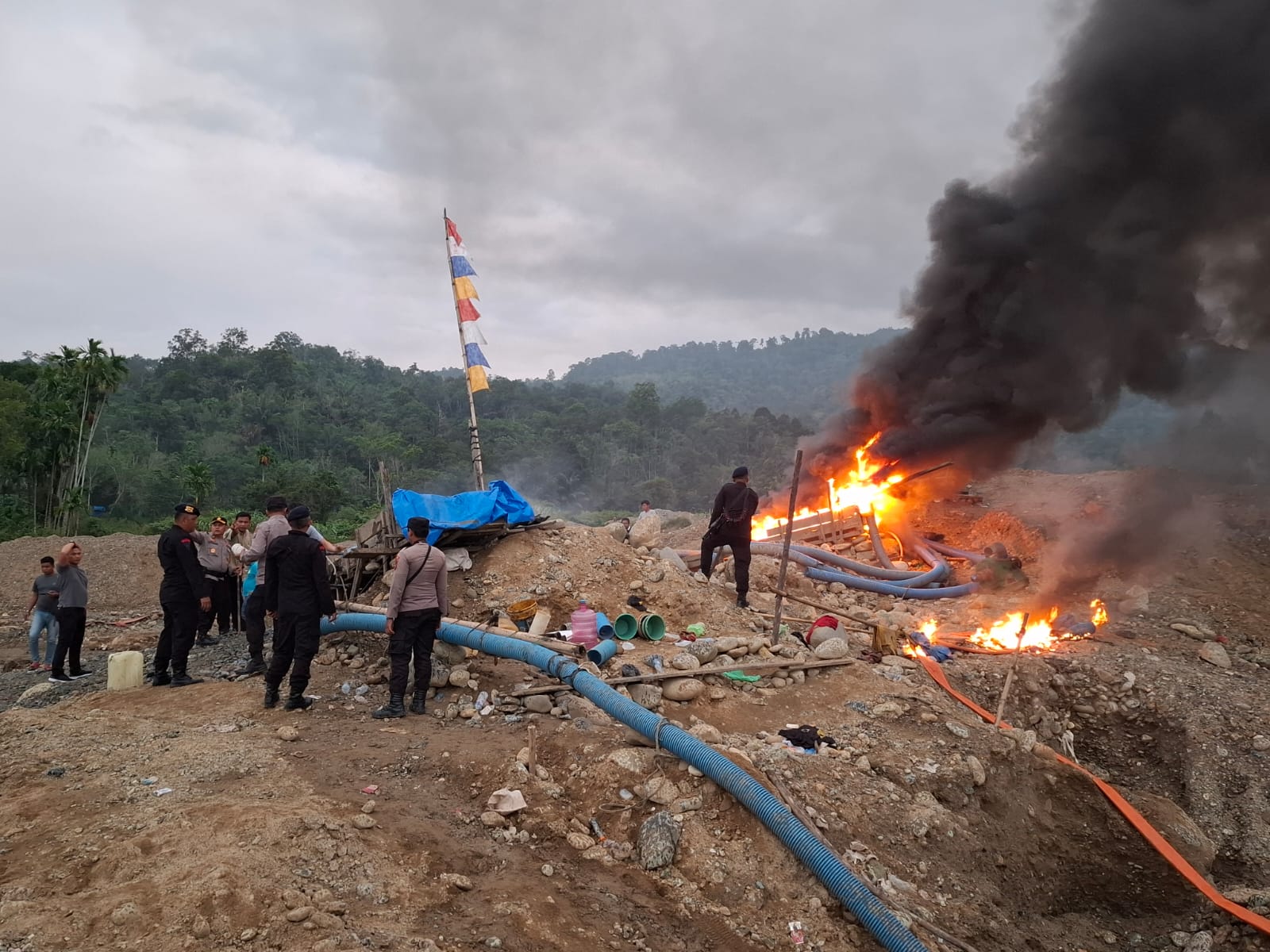 Polisi Hentikan Tambang Emas Ilegal di Madina, Lindungi Lingkungan dari Kerusakan
