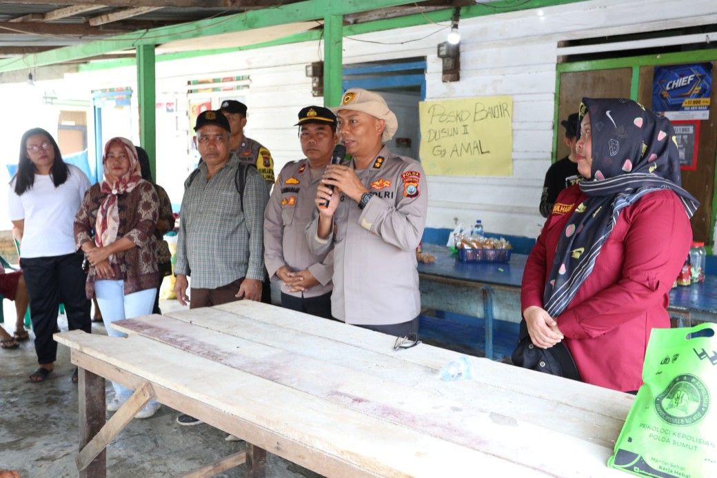 Trauma Healing Polda Sumut di Desa Patumbak Kampung untuk Korban Banjir