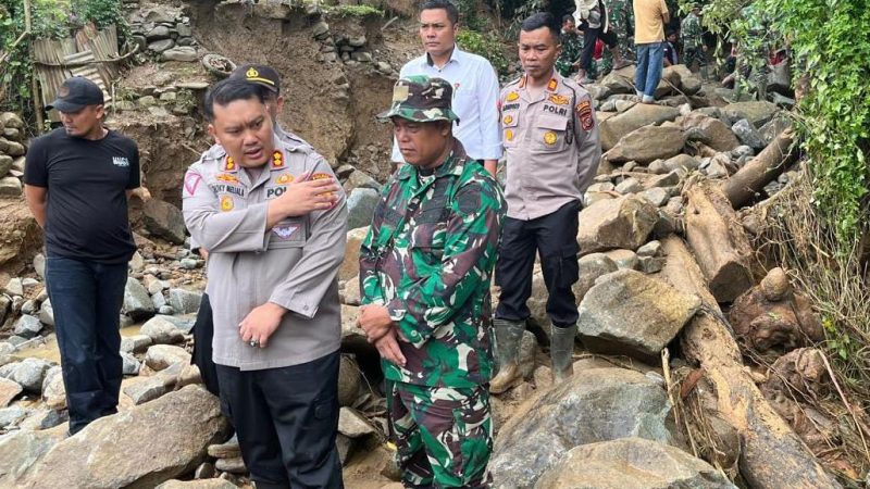 Kolaborasi Polres Simalungun dan Pihak Terkait Sukses Pulihkan Akses Jalan di Parapat
