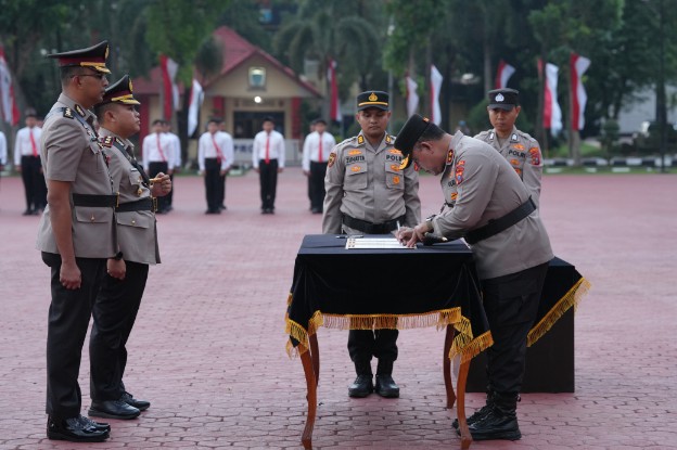 Serah Terima Jabatan PJU dan Kapolres Jajaran Polda Sumut : Wajah Baru, Semangat Baru untuk Pengabdian Terbaik