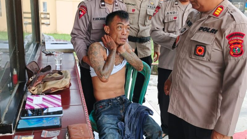 Brimob Merespon Cepat Aduan Masyarakat di Tanjung Morawa, Pria Kecelakaan Ternyata Bawa Narkoba