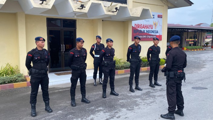 Satuan Brimob Polda Sumut Tebar Kasih di Hari Minggu — Wujud Nyata Pengabdian Menyambut HUT Korps Brimob Polri ke-80
