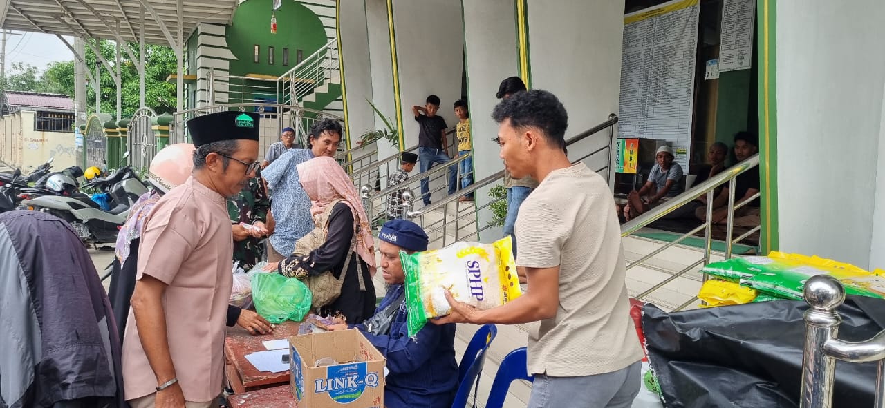 Satgaswil Sumut Densus 88 AT Polri bersama Polda Sumut dan Ex Napiter sukseskan gerakan pangan murah untuk masyarakat Sumatera Utara