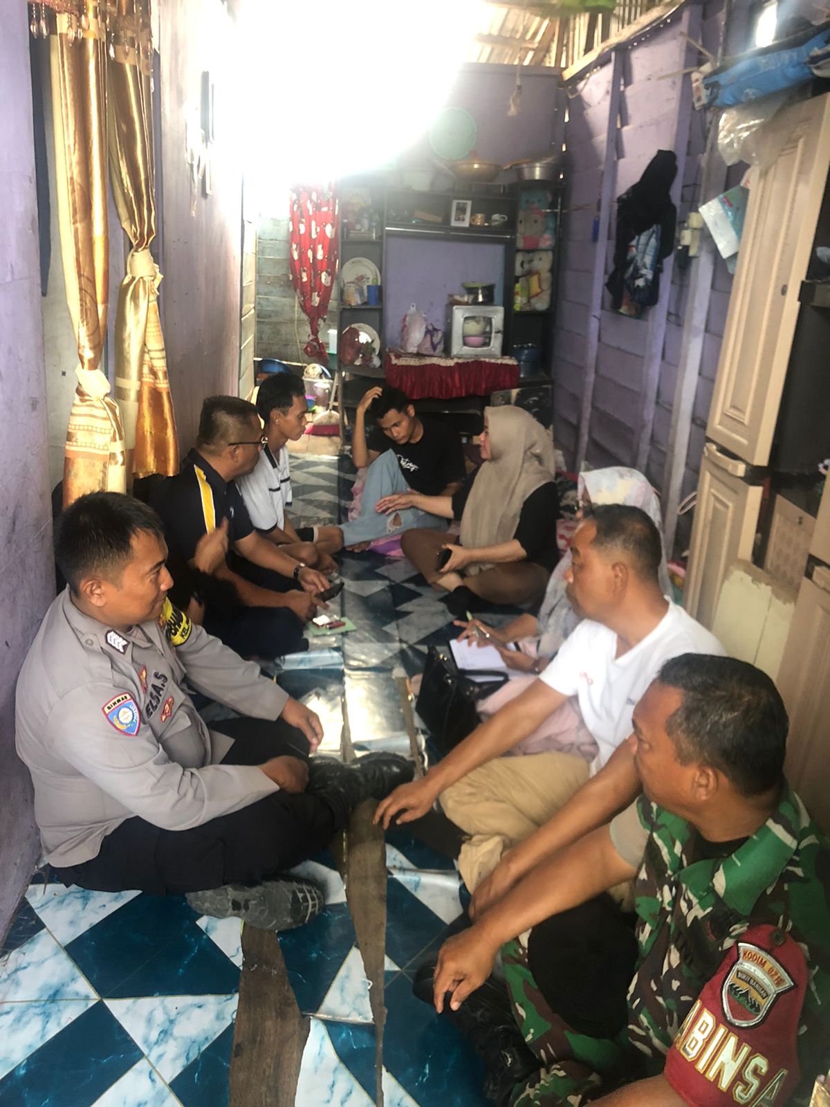 Polsek Sibolga Sambas, Lakukan Sambang dan Silaturahmi ke Rumah Warga, Cegah Tawuran Remaja di Wilayah Pasar Belakang