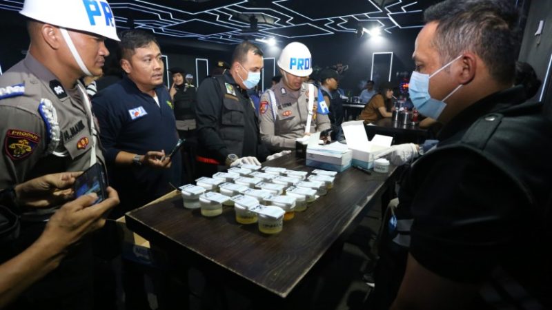 Polda Sumut Gelar Razia Gabungan di THM Helen’s Night Mart, Dua Pengunjung Positif Narkoba