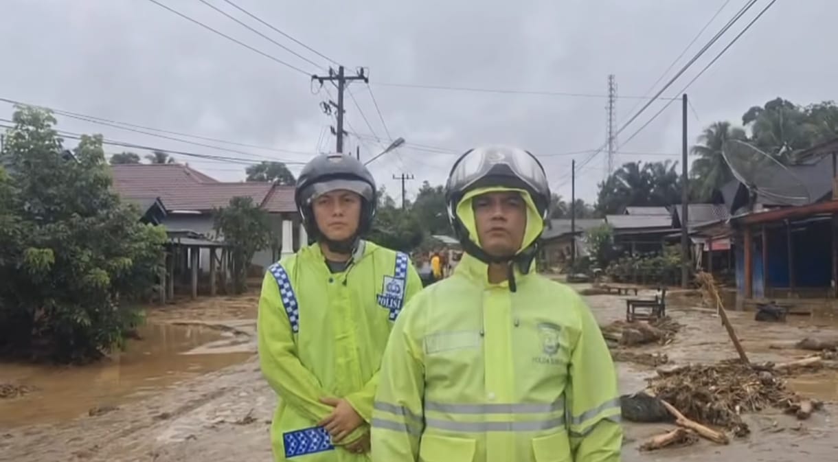 Respons Cepat Polda Sumut Selamatkan Warga di Wilayah Longsor dan Banjir Sumatera Utara