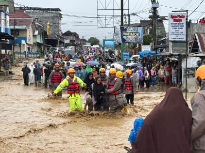 Polda Sumut Kerahkan 345 Personel Brimob Tangani Bencana di Delapan Wilayah Terdampak