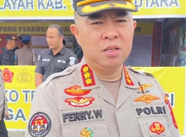 Akses Terputus Hambat Bantuan, Polda Sumut Berjibaku Tanpa Henti Cari Korban di Tengah Duka Mendalam
