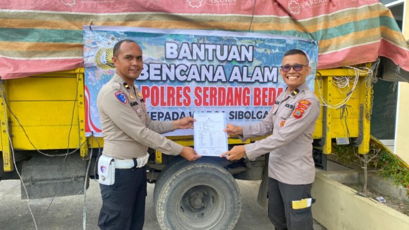 Bantuan Kemanusiaan Korban Banjir Polres Serdang bedagai tiba di Sibolga-Tapteng