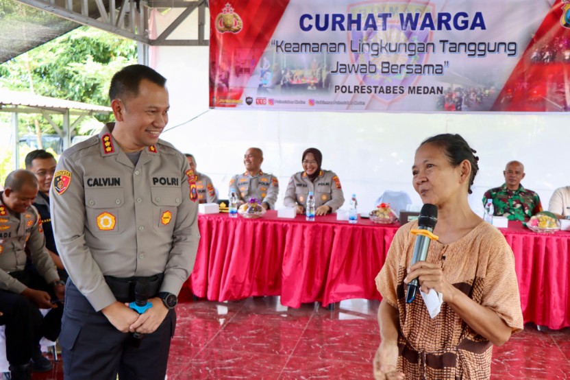 Kapolrestabes Medan Curhat Bersama Warga Jermal 15