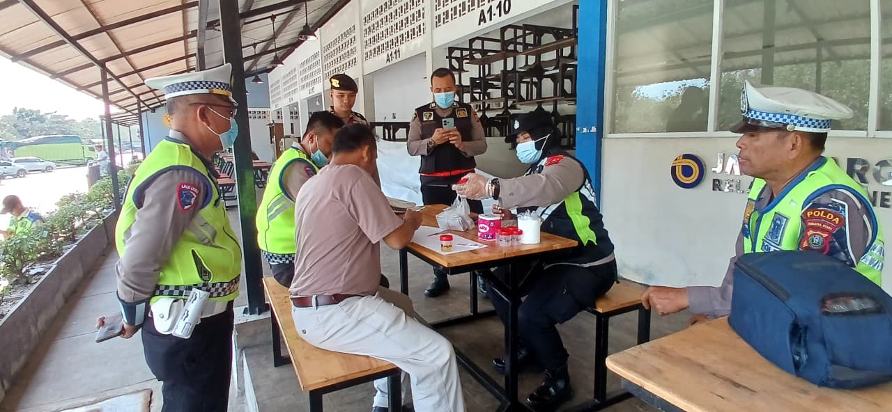 Hari ke-6 Operasi Keselamatan Toba 2026: Polda Sumut Intensifkan Ramp Check Truk dan Travel, Sopir Jalani Tes Urin