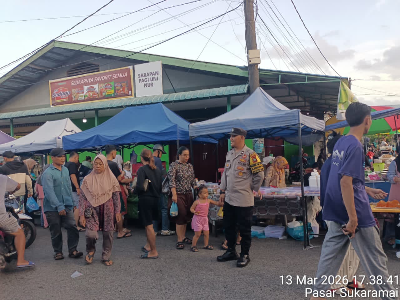 Polsek Bengkong Laksanakan Pengamanan Bazar Ramadhan 1447 H