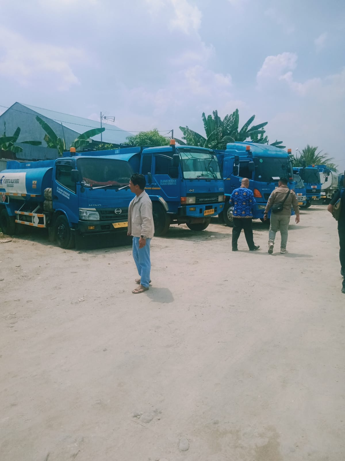 Petugas Gabungan Grebek Tempat Penampungan BBM Bersubsidi di Marelan