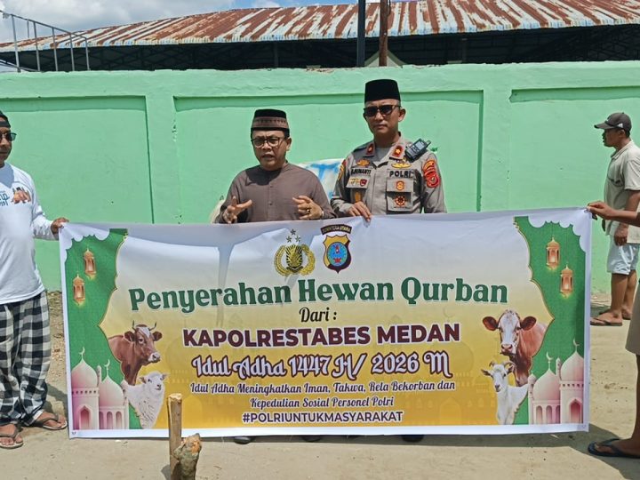 Kapolrestabes Medan Serahkan Sapi Qurban ke Gerakan Santri Nusantara Sumut
