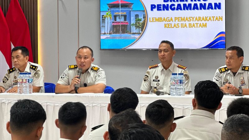 Lapas Kelas IIA Batam Perkuat Integritas dan Kekompakan Jajaran Pengamanan Melalui Briefing Pengamanan